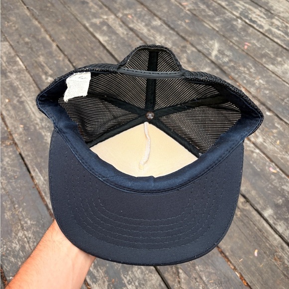 Vintage TRUCKER HAT - Picture 6 of 6